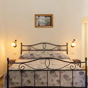 Palazzo Sersale Bed & Breakfast